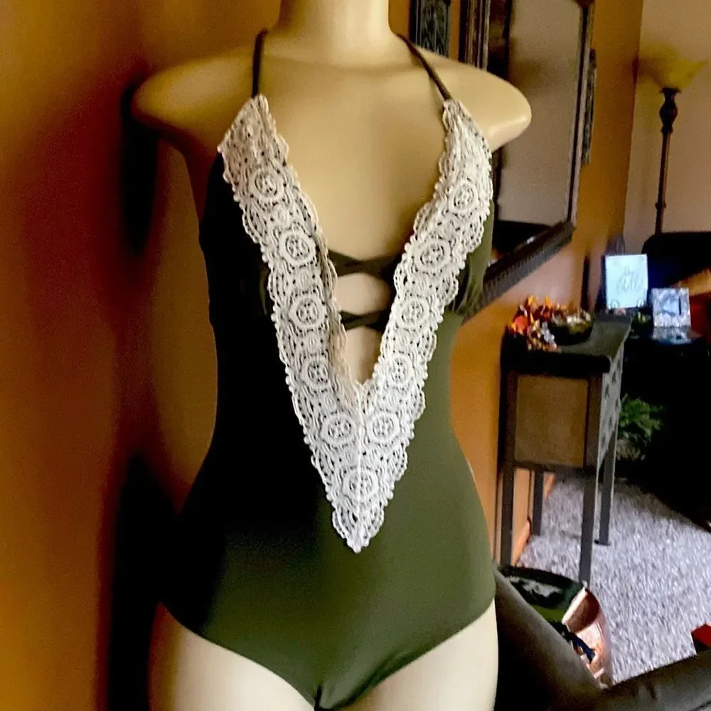 Cupshe Green Lace Trimmed one piece padded swimsuit swim